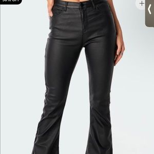 Edikted LUNA FAUX LEATHER FLARE JEANS